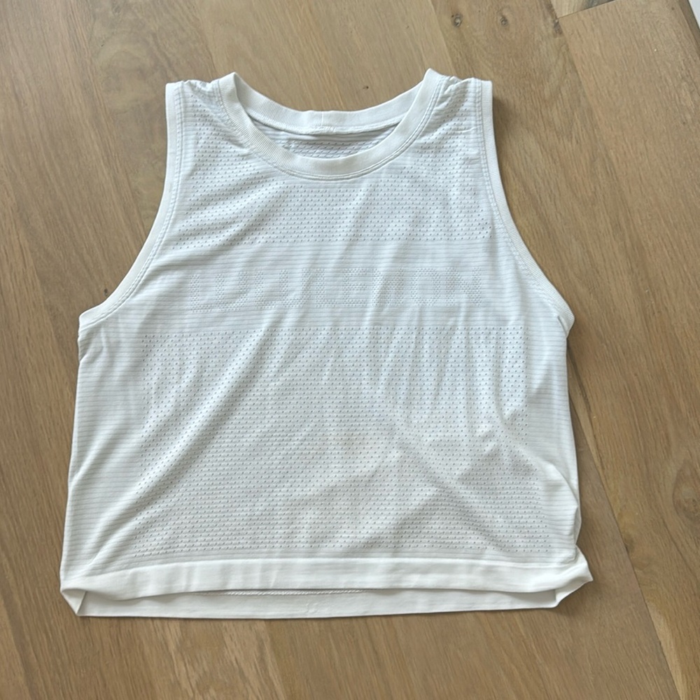 White lululemon work out tank